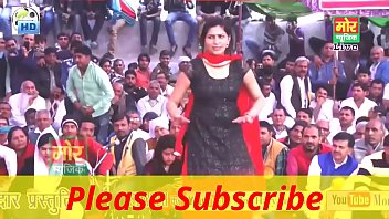 tamil mujra girl flashing her pussy to crowd