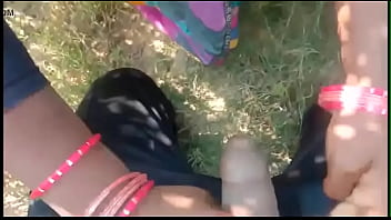 indian gf bf kissing outdoor hidden cam