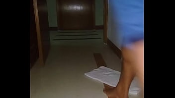 hotel maid dick flash turns into handjob