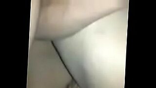 masturbandose con la almohada