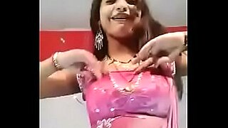 gorgeous indian beauty dancing