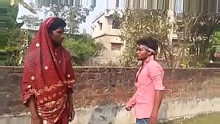 ladki ke kapde utar kar sex in hindi