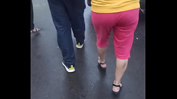 big boi ass shaking in booty shorts thick legs