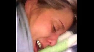 insecto hermana duerme la borrachera mientras su hijo se la folla en espaol