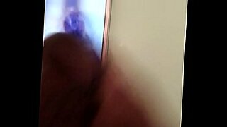 hort haired girl rides live sex cam