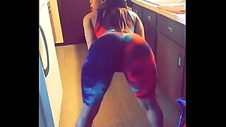 videos chicas big butt big ass webcam tease shaking phat shake