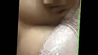 beauty bigtit mom gets big cock luciy in bed
