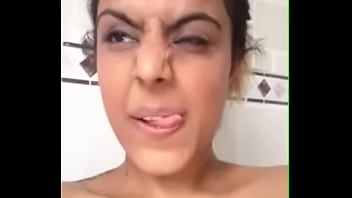 indian lady pissing and washing pussy