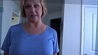 hot mom showing teen how to handle cock and take facial