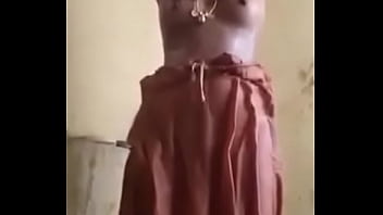 indian bhabhi nipple slip