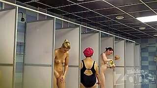 voyeur compilation mature girlfriend leaving shower