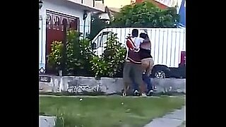 corriendose encima de chicas en la calle