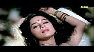 iliana aunty and boyfriend hot romantic scene