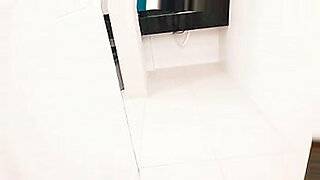 hidden cam video from girls publico toilet